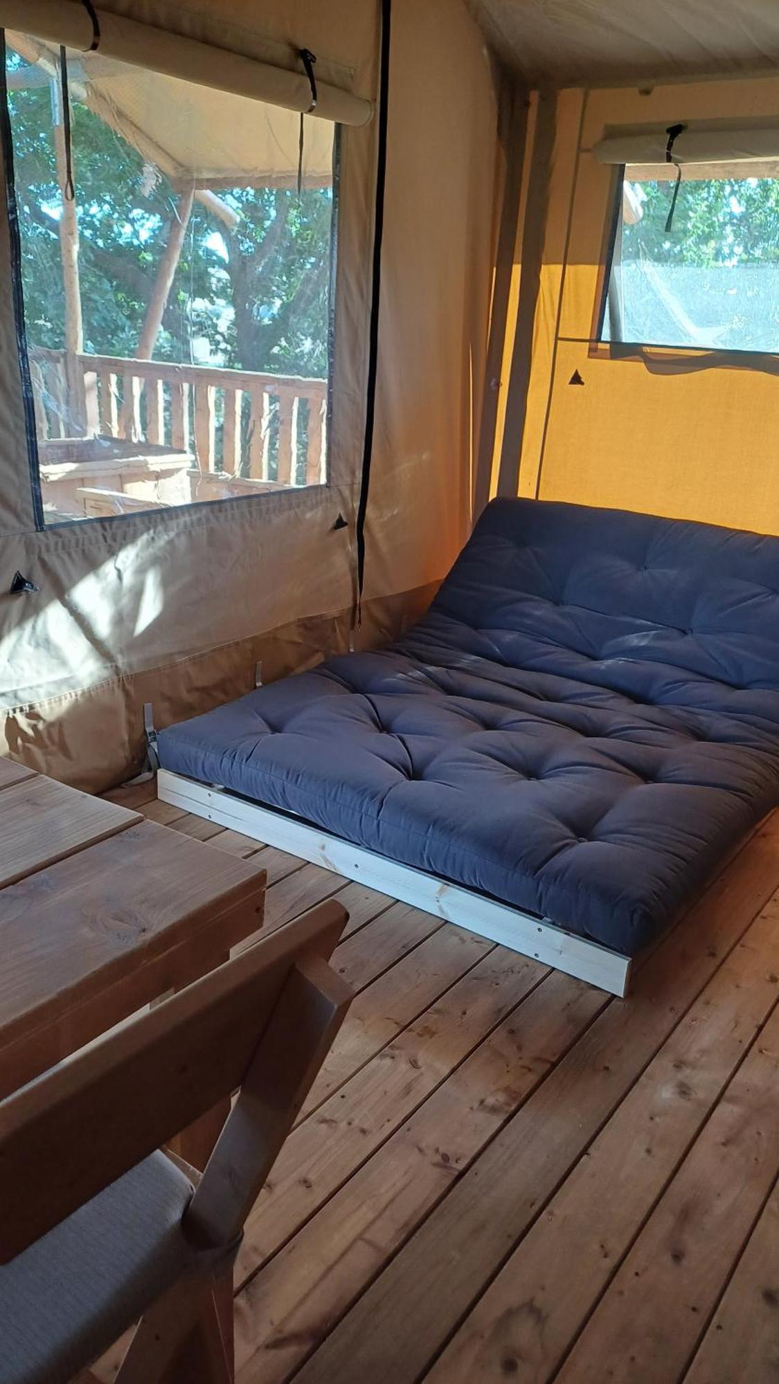Glamping Podere Angiotto Lavanda Luxe tent